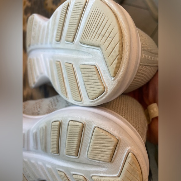 APL - Picture 9 of 14